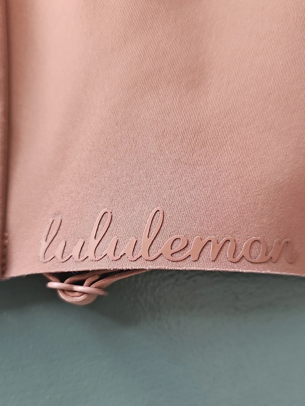 Lululemon Like a Cloud Bra Womens Size 34B Pink Clay Wireless Plunge Nylon Blend